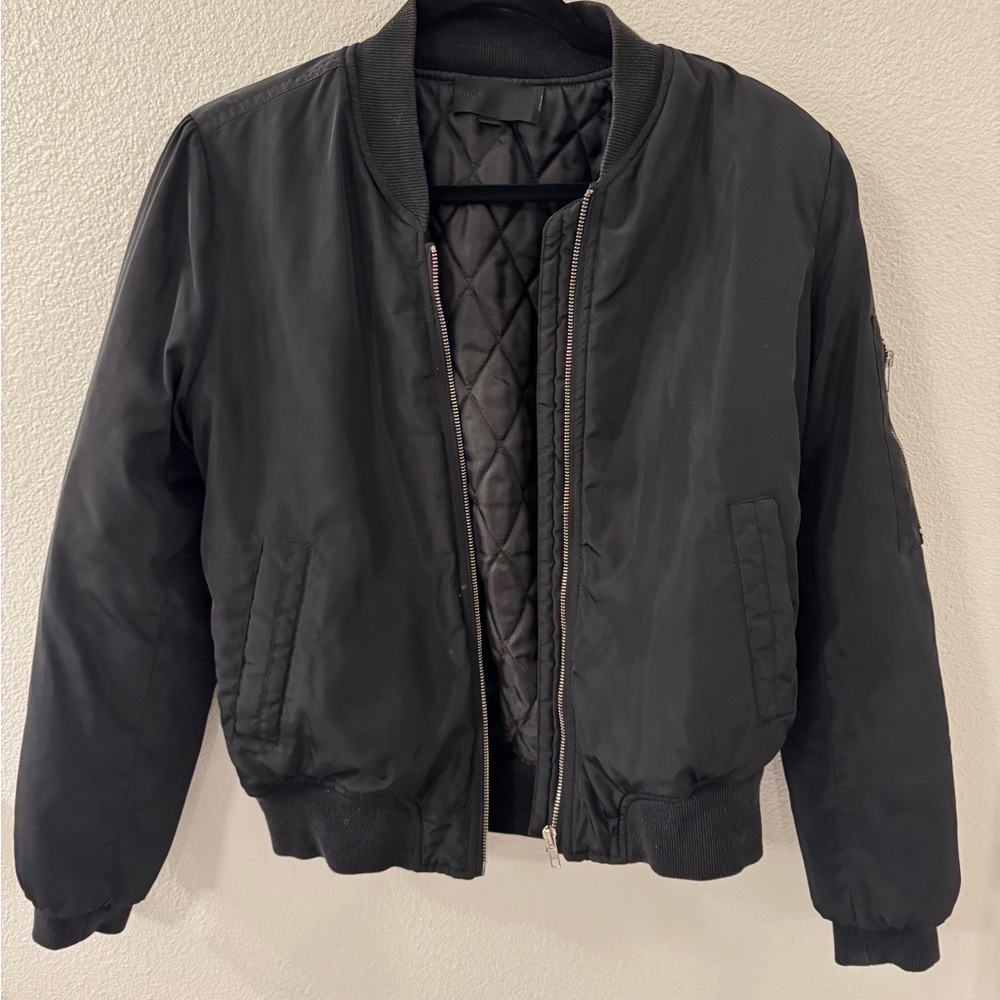 Black bomber jacket. Size small.